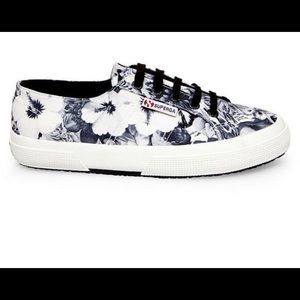 Superga 2750 Sneakers in Flower Print